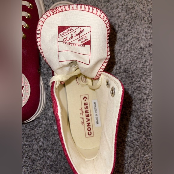Burgundy Converse size 7 - Picture 4 of 5
